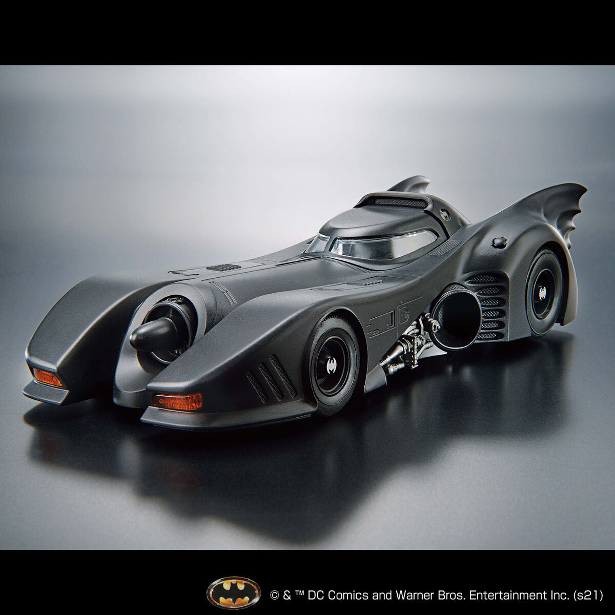 DC COMICS - Batman 1/35 - Batmobile